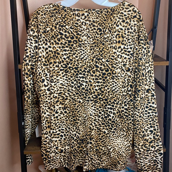 SHEIN Cheetah Blouse - Picture 4 of 4